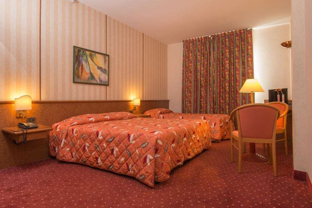 Meditur Hotel Pomezia Værelse billede