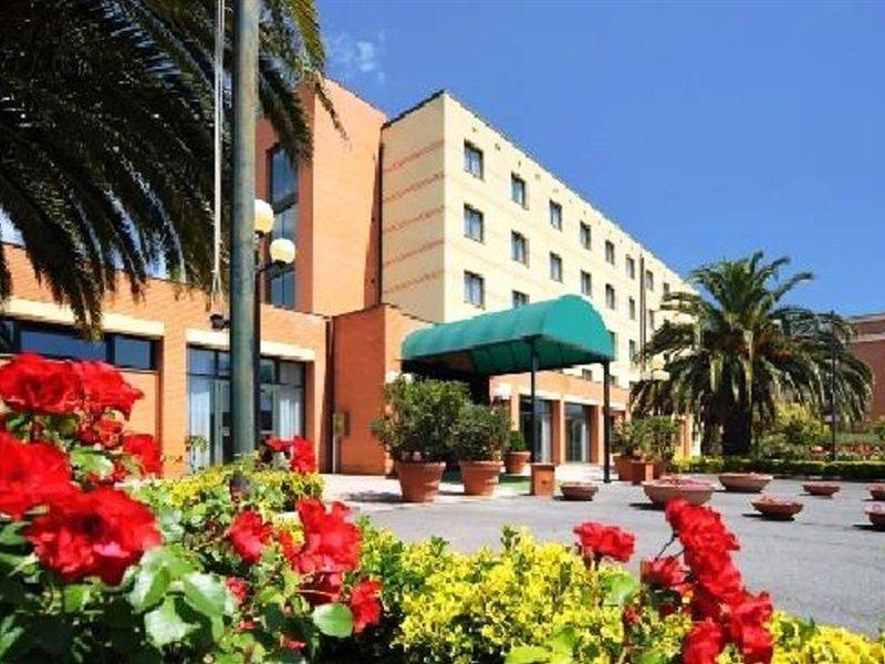 Meditur Hotel Pomezia Eksteriør billede