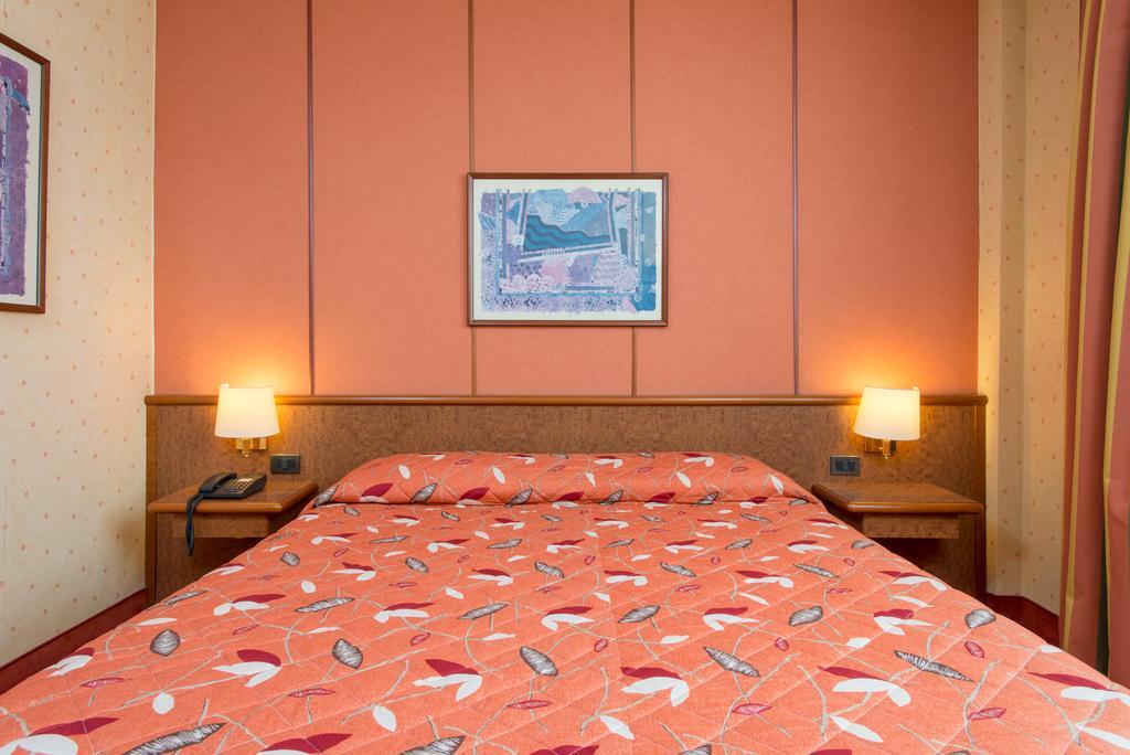 Meditur Hotel Pomezia Eksteriør billede
